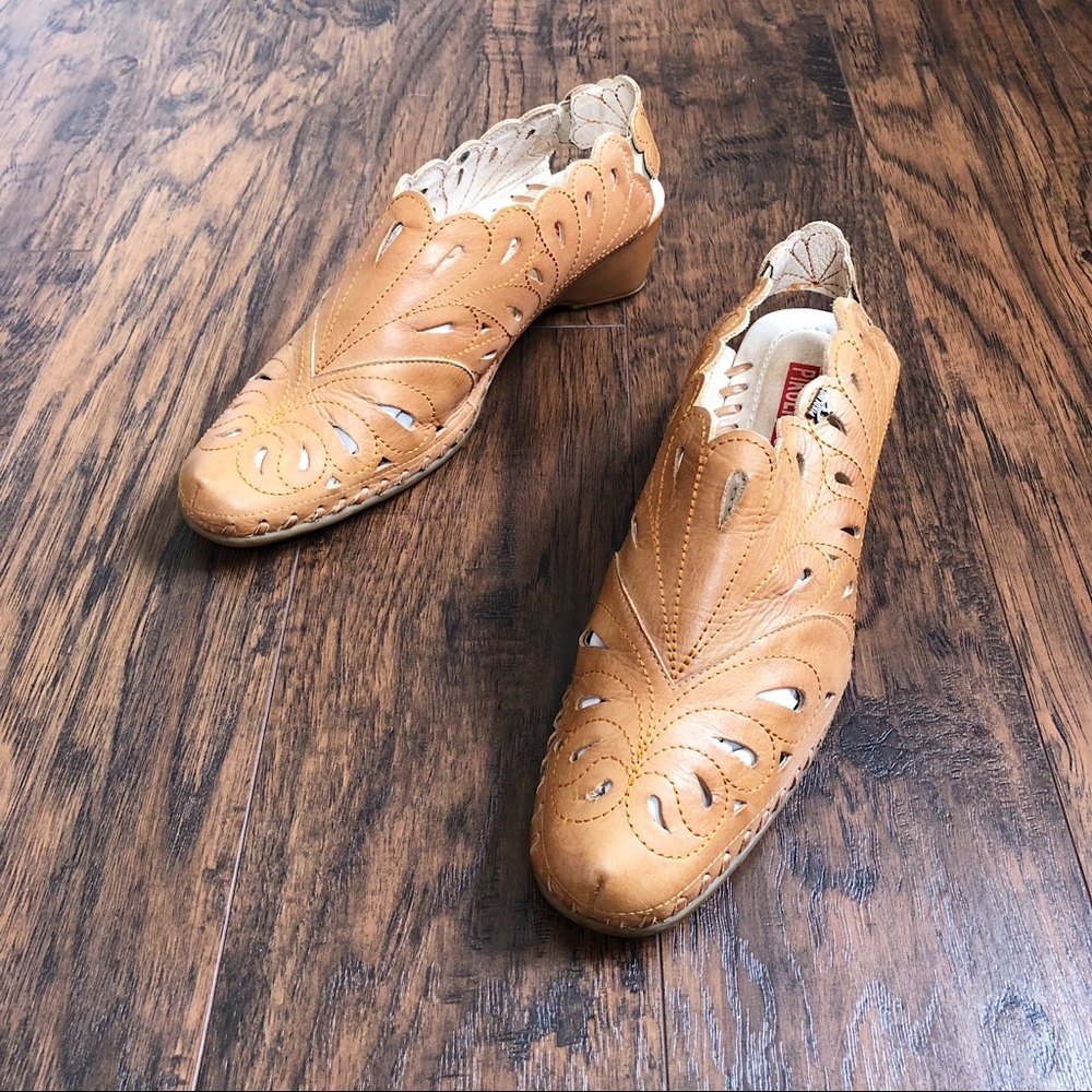 Pikolinos • slingback sandals wedge heels cut out scalloped tan leather floral